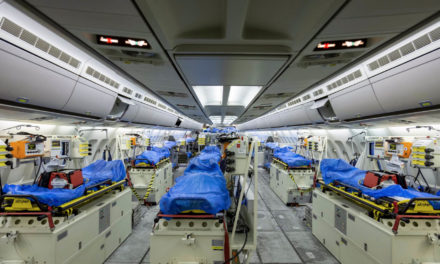 Avião com leitos de UTI levará pacientes da Itália para a Alemanha