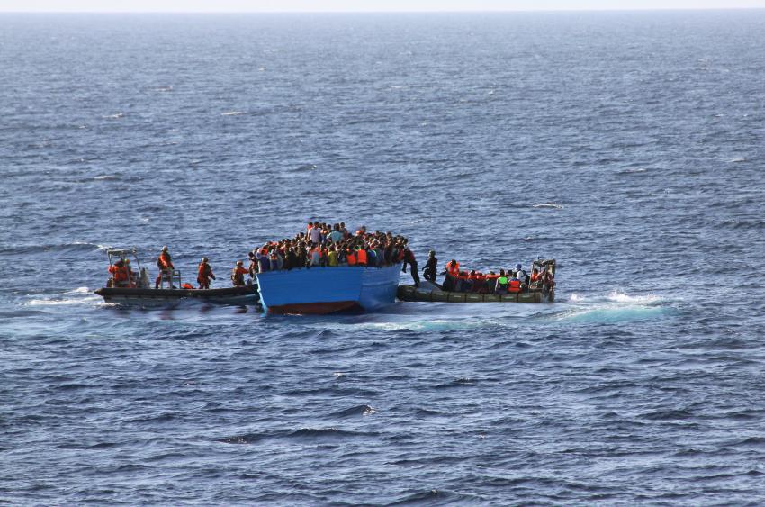 Imigrantes que chegam pelo Mediterrâneo preocupam sul da Itália