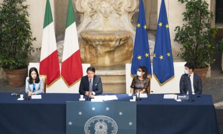 Governo avalia como positivo primeiro dia de volta às aulas da era covid na Itália