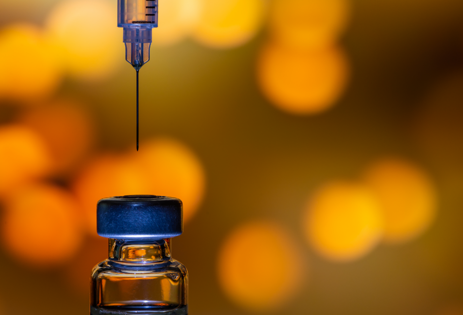 Laboratório suspende testes da vacina de Oxford contra o coronavírus