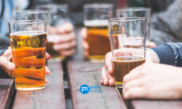 Reino Unido restringe horário de pubs e restaurantes para conter nova onda de covid