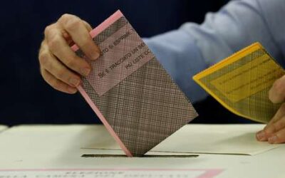 Referendo na Itália aprova o corte de 345 parlamentares