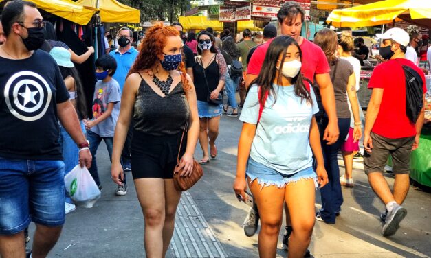 Brasil registra mais 987 mortes relacionadas ao coronavírus nas últimas 24 horas