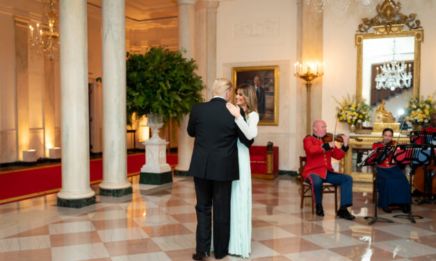 Trump e Melania testam positivo para covid-19