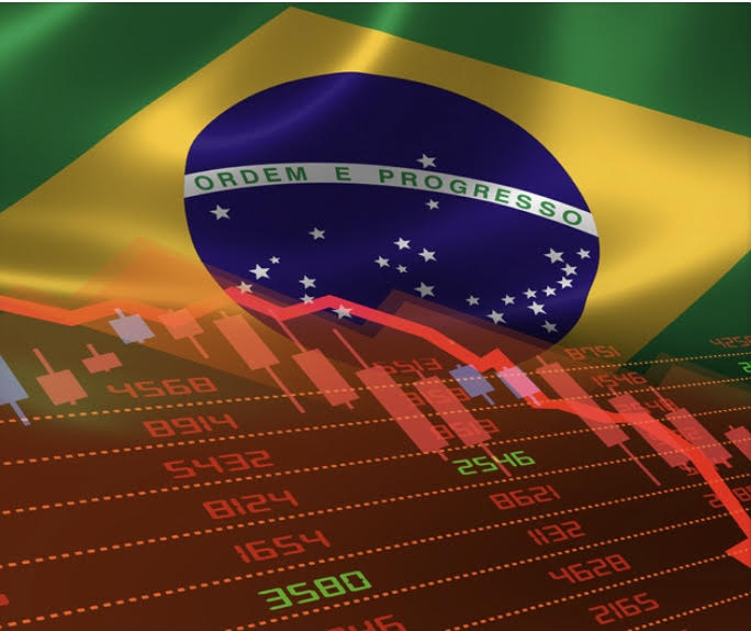 FMI prevê recuo menor da economia brasileira