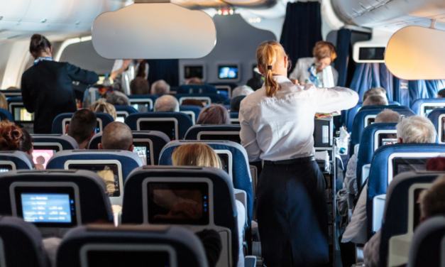 Estudo aponta que risco de exposição ao coronavírus em aviões é baixo