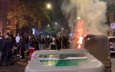Protestos violentos na Itália contra toque de recolher em Nápoles