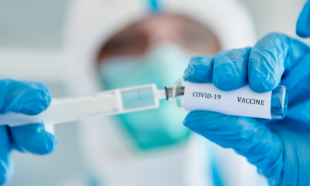 Vacina do laboratório Moderna apresenta 94,5% de eficácia contra a covid