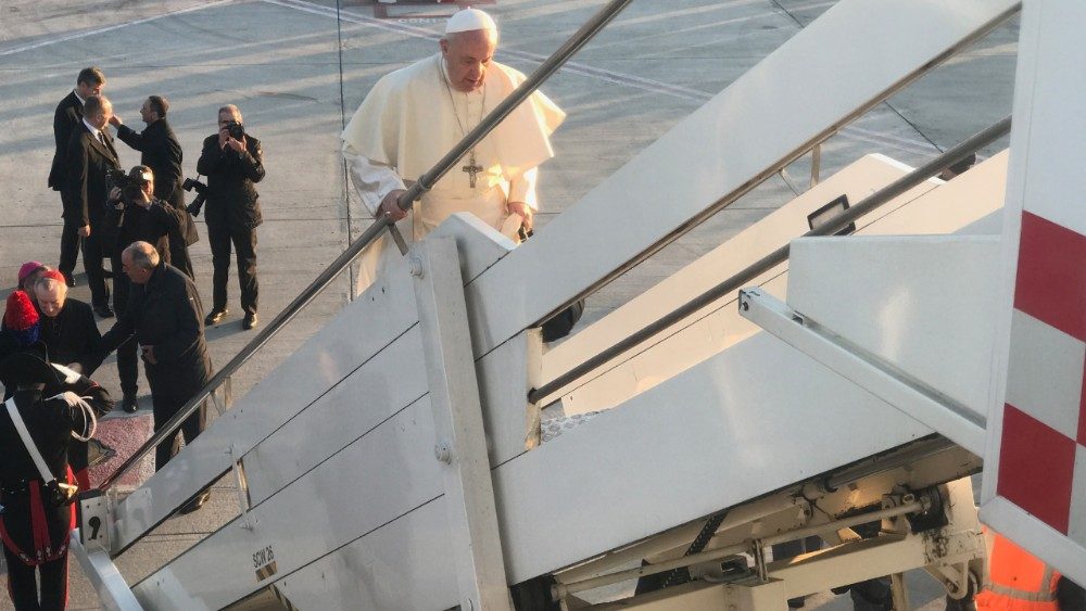 Papa confirma viagem ao Iraque mesmo após ataque à base americana