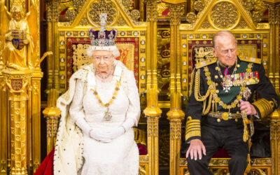 Rainha Elizabeth e Príncipe Philip recebem vacina contra convid-19