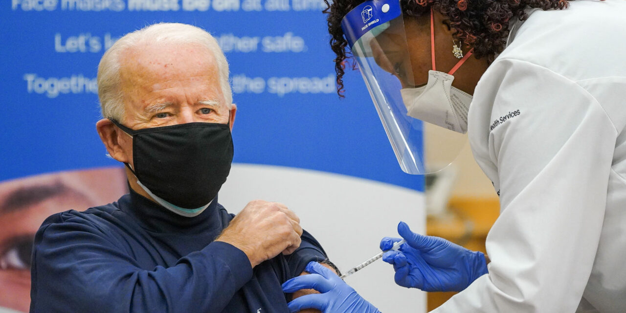 Biden quer vacinar 300 milhões de americanos até agosto