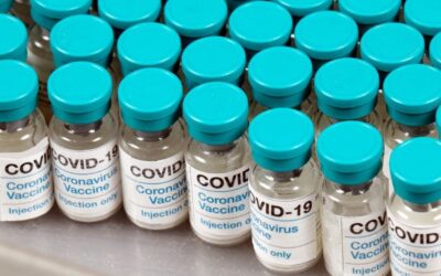 União Europeia e Reino Unido trocam acusações sobre exportação de vacinas