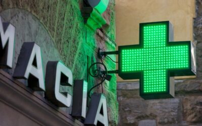 Farmácias e empresas começam vacinação anti-covid na Itália